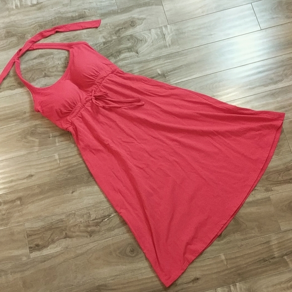 ❄️3/$25 NWOT DENVER HAYES Red Halter Dress